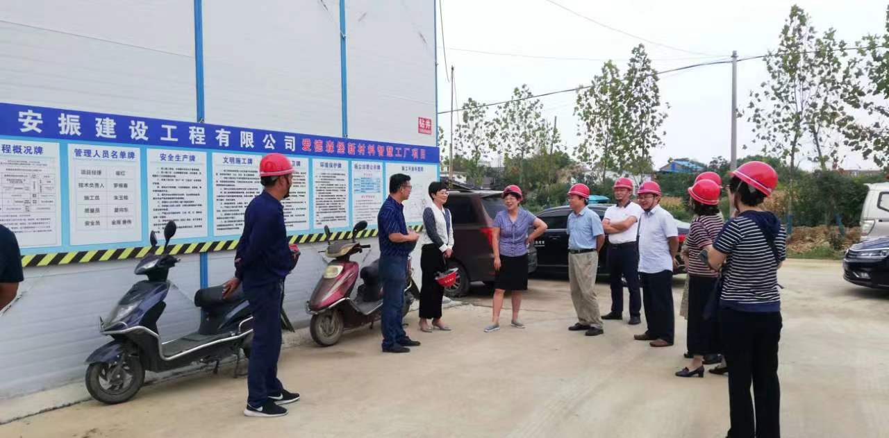 �й����{�А۵�ɭ��